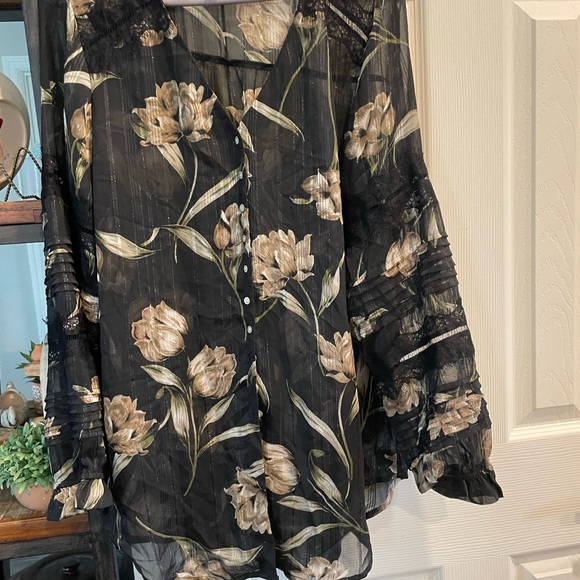 Fig & Flower Anthropologie black sheer button up chiffon blouse w floral print - Picture 5 of 12